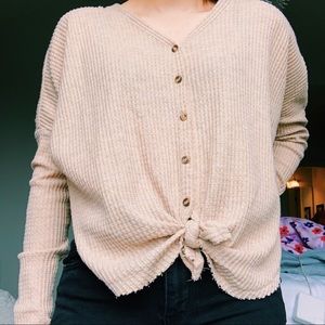 SOLD‼️ Urban Outfitters Knotted Top